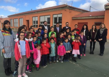 SÁNCHEZ CABRERA DESTACA EN UNA VISITA A UN TALLER EDUCATIVO EL INCREMENTO DEL RECICLAJE DE VIDRIO EN LA PROVINCIA (2º Fotografía)