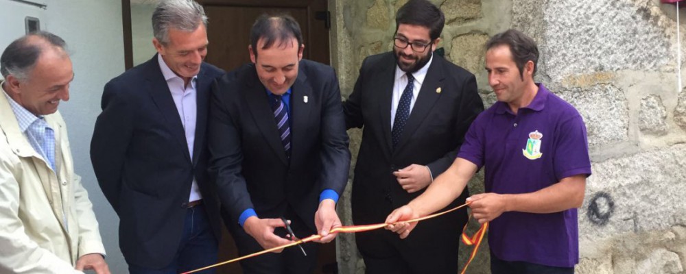 El presidente de la Diputación inaugura el Hogar del Jubilado de San Juan de la Nava, renovado tras una rehabilitación integral