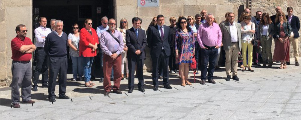 La Diputación de Ávila guarda un minuto de silencio en recuerdo de las víctimas del atentado del fin de semana en Londres