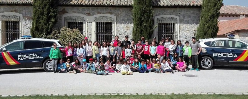 Medio centenar de escolares de la provincia participa en un taller de ciberseguridad impartido por Policía Nacional