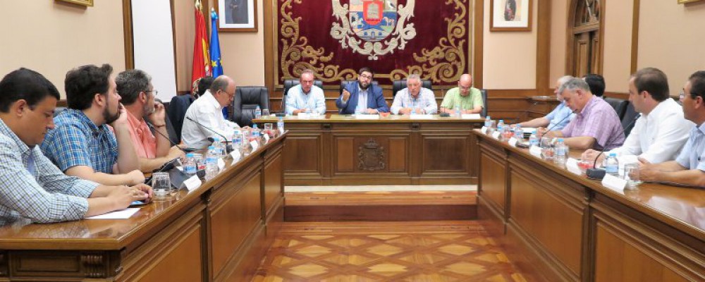 La Junta de Portavoces de la Diputación y las OPAs analizan la situación del sector en la provincia ante la sequía