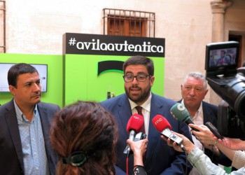 Ávila Auténtica presenta su nuevo expositor y una renovada página web (2º Fotografía)