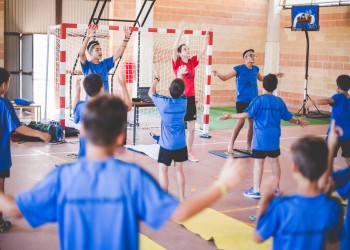 La Fundación Íker Casillas desarrolla en Naturávila su campus de fútbol con la participación de medio centenar de niños (2º Fotografía)
