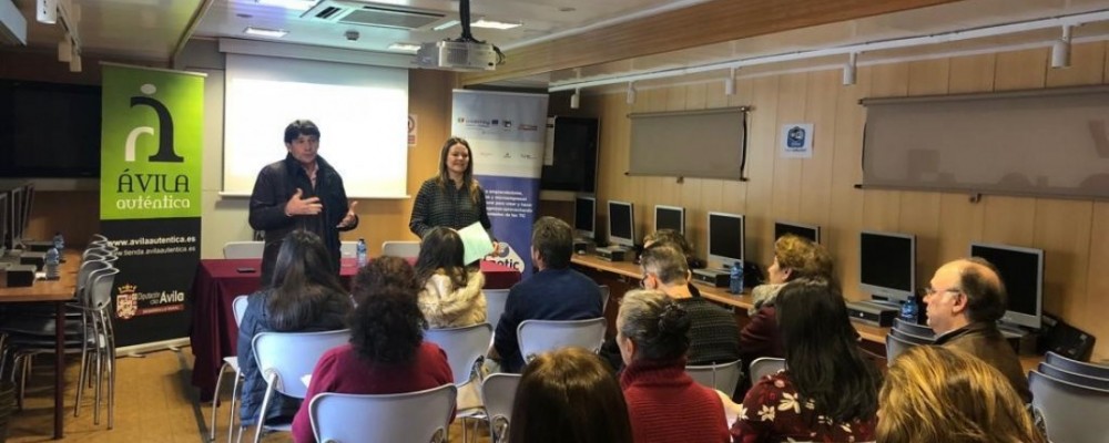 El Club del Emprendedor lleva a una treintena de personas las oportunidades del emprendimiento en el medio rural en un taller en Arenas de San Pedro