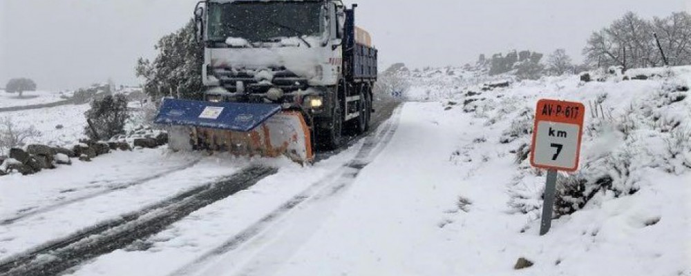 La Diputación de Ávila actúa en cerca de 70 carreteras de la provincia afectadas por nieve