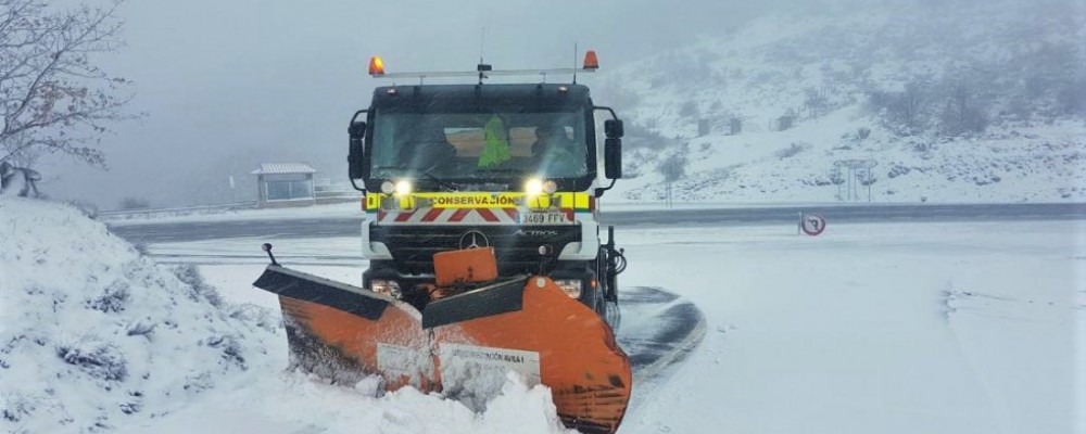 La Diputación de Ávila interviene en más de 250 kilómetros de carreteras de la provincia afectadas por nieve