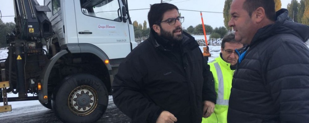 El dispositivo de vialidad invernal de la Diputación de Ávila realiza labores de limpieza y prevención en la red provincial de carreteras por nieve