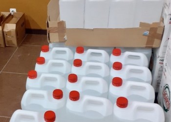 DYC dona 5.000 litros de alcohol de 70º a la Diputación de Ávila (2º Fotografía)