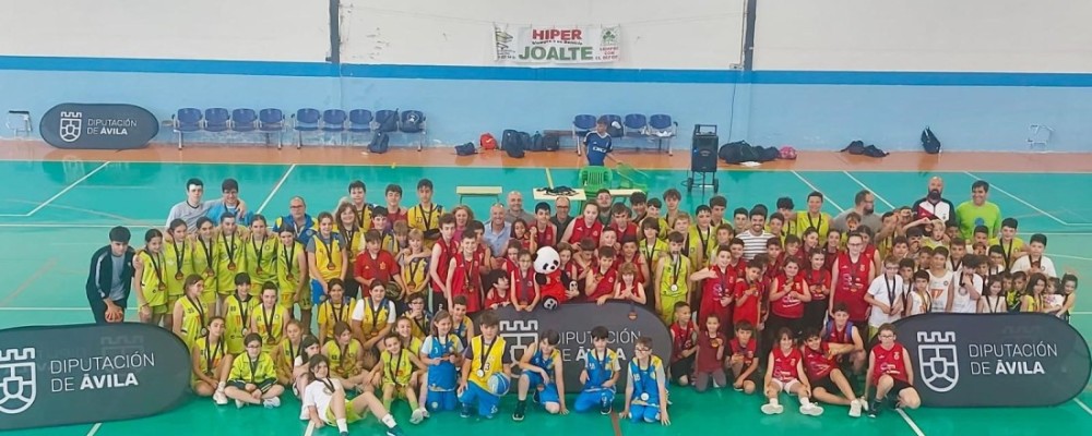 200 niños y niñas de toda Ávila disfrutan en El Tiemblo de la Fiesta del Baloncesto Provincial