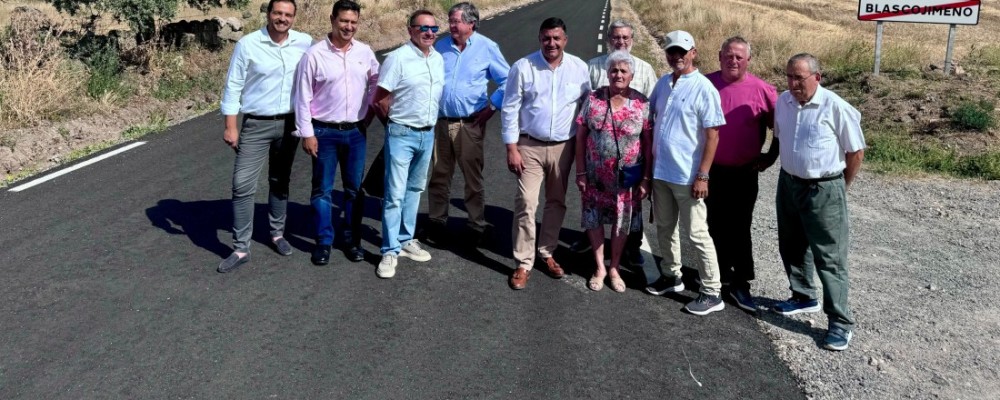 El presidente visita las obras de dos carreteras de acceso a varios municipios de la Sierra de Ávila