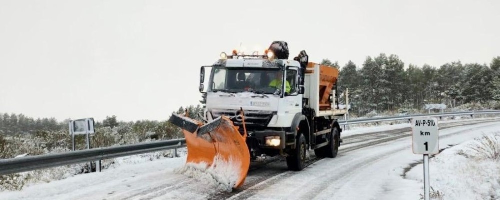 La primera nevada del otoño deja entre 5 y 10 cm en Gredos y obliga a usar cadenas en Chía y el Tremedal