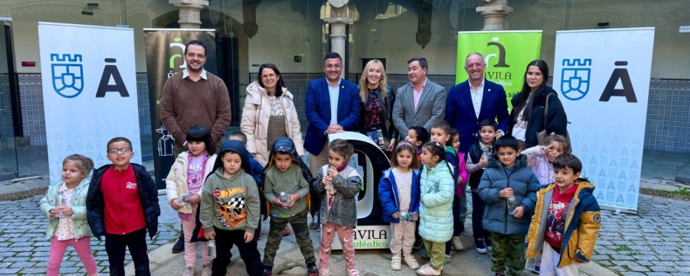 Escolares de 2º y 3º de Primaria del Colegio San Esteban, de Ávila, visitan el Torreón de los Guzmanes