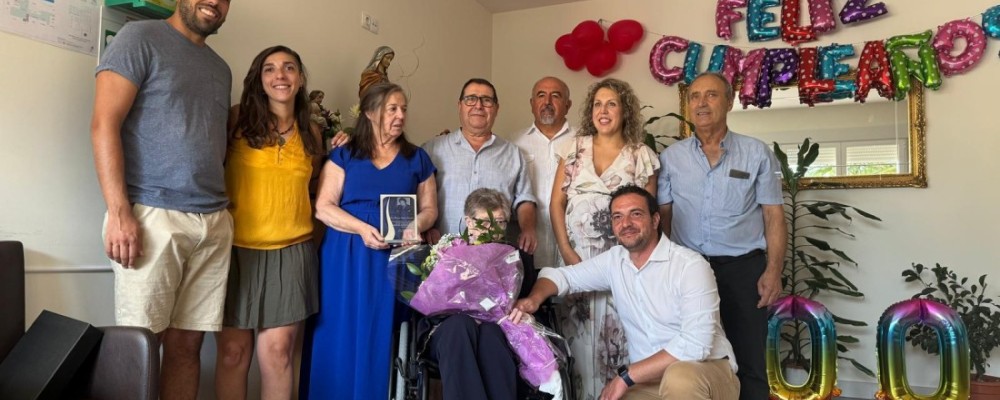 San Pedro del Arroyo celebra el cien cumpleaños de su vecina Ana María Arias Serrano