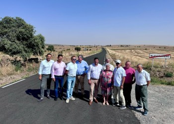 El presidente visita las obras de dos carreteras de acceso a varios municipios de la Sierra de Ávila