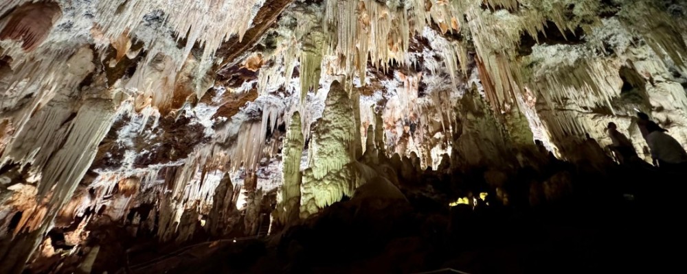 Recursos turísticos de toda la provincia se promocionarán en la Cueva del Águila, que ofrece nuevas visitas por su 60 aniversario