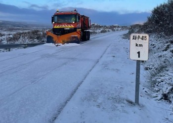 Los trabajos contra la nieve y las balsas en las carreteras centran la labor del operativo de la Diputación (3º Fotografía)